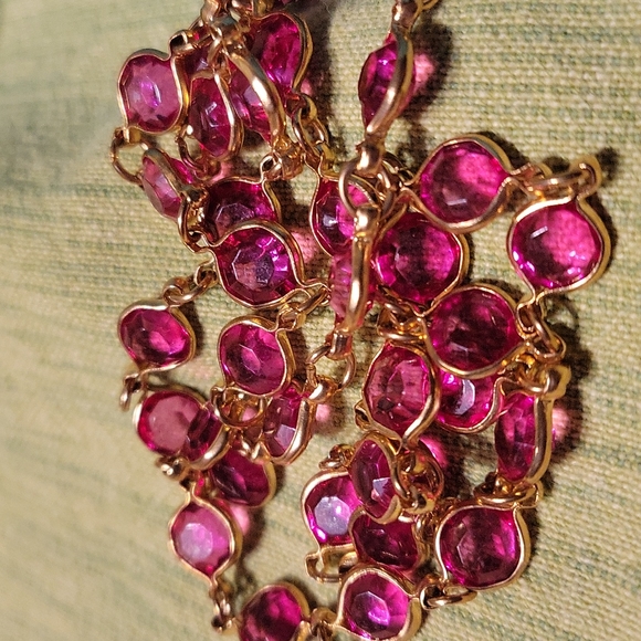 Beautiful Necklace - Picture 3 of 4